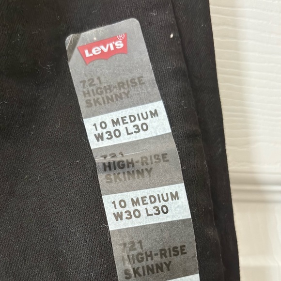 Levi’s  721 High Raise Skinny Jeans - Picture 10 of 15